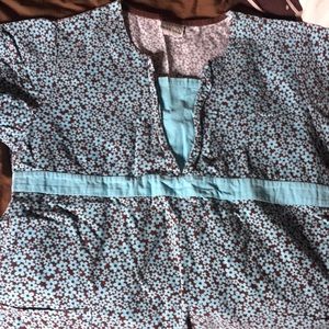 White swan size large scrub top, empire waist